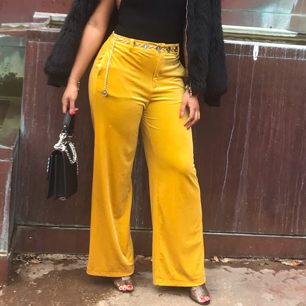 Mustard wide legged pants!